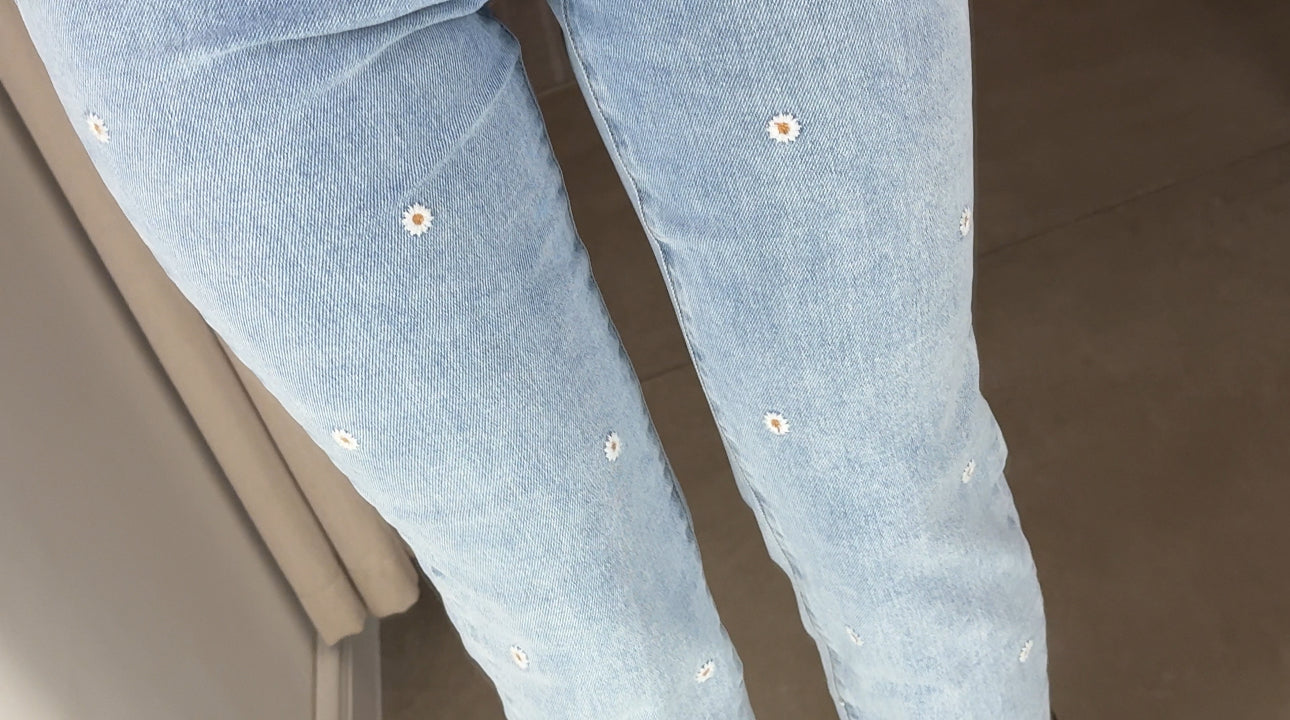 Mom Jeans Mia bestickt