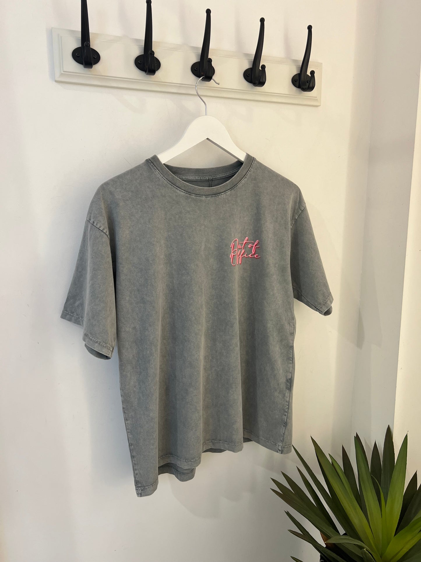 T-Shirt Out of Office