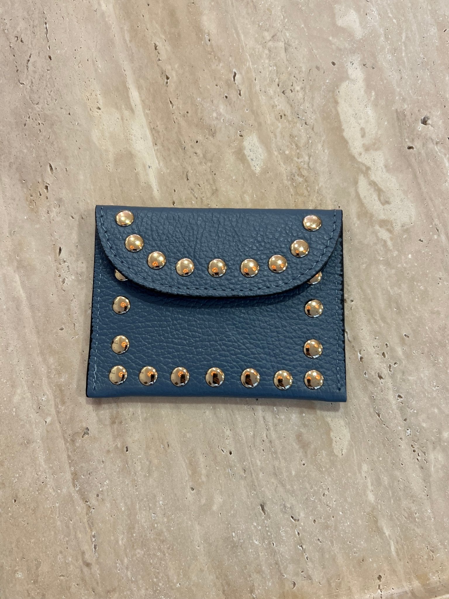 Etui Studs - same concept