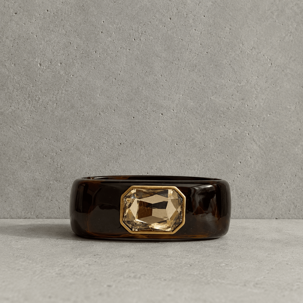 Kunststoffarmreifen mit Golddetail - same concept