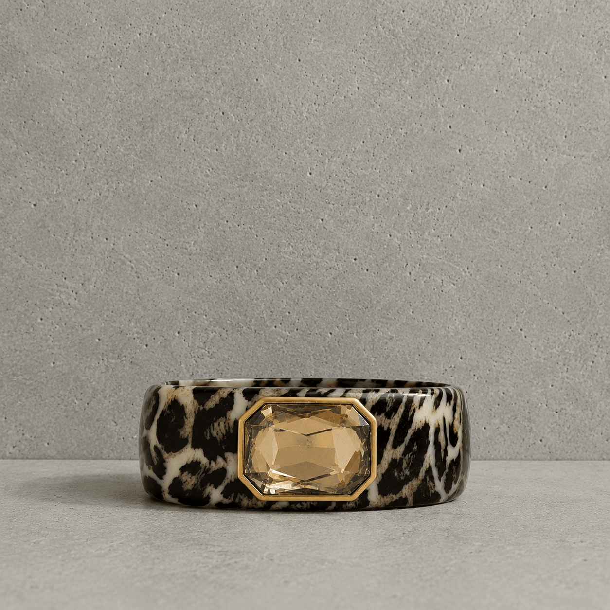 Kunststoffarmreifen mit Golddetail - same concept