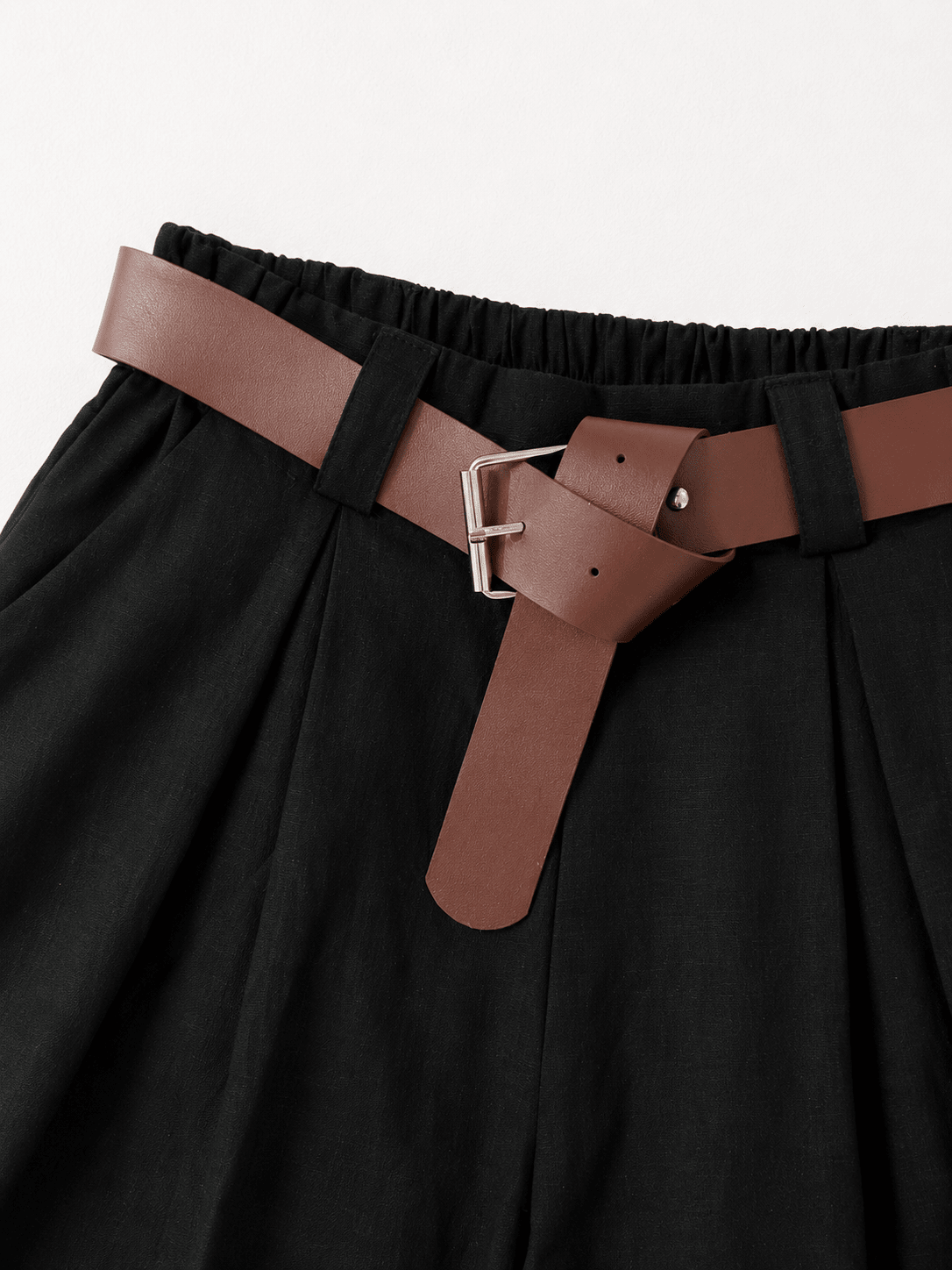 Leinenshort mit Gürtel - same concept