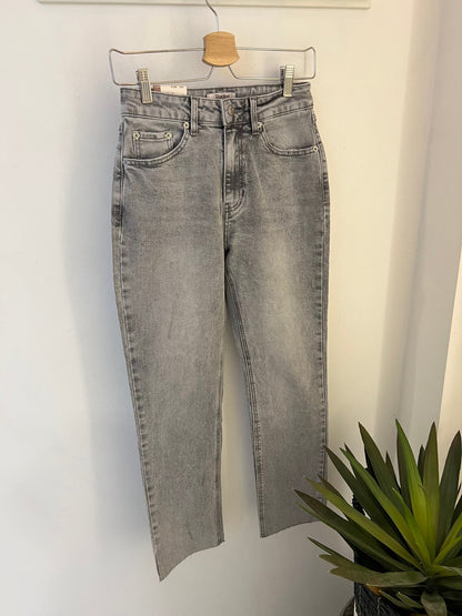 Mom Jeans Mia - same concept