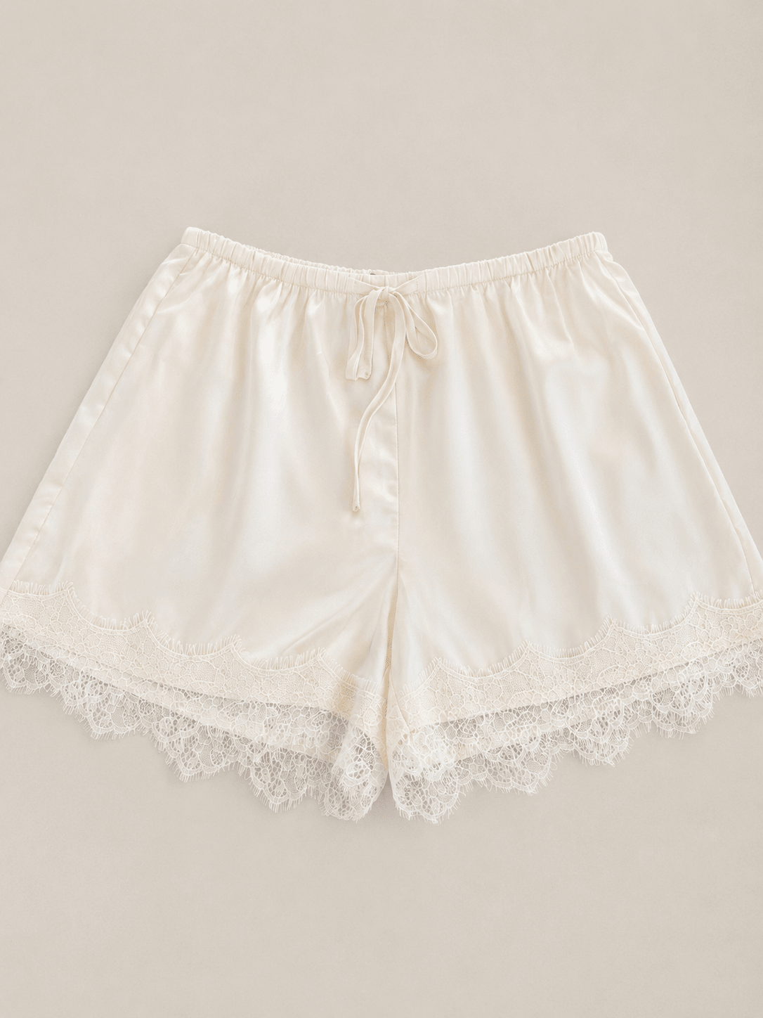 Short mit Spitze Nila - same concept