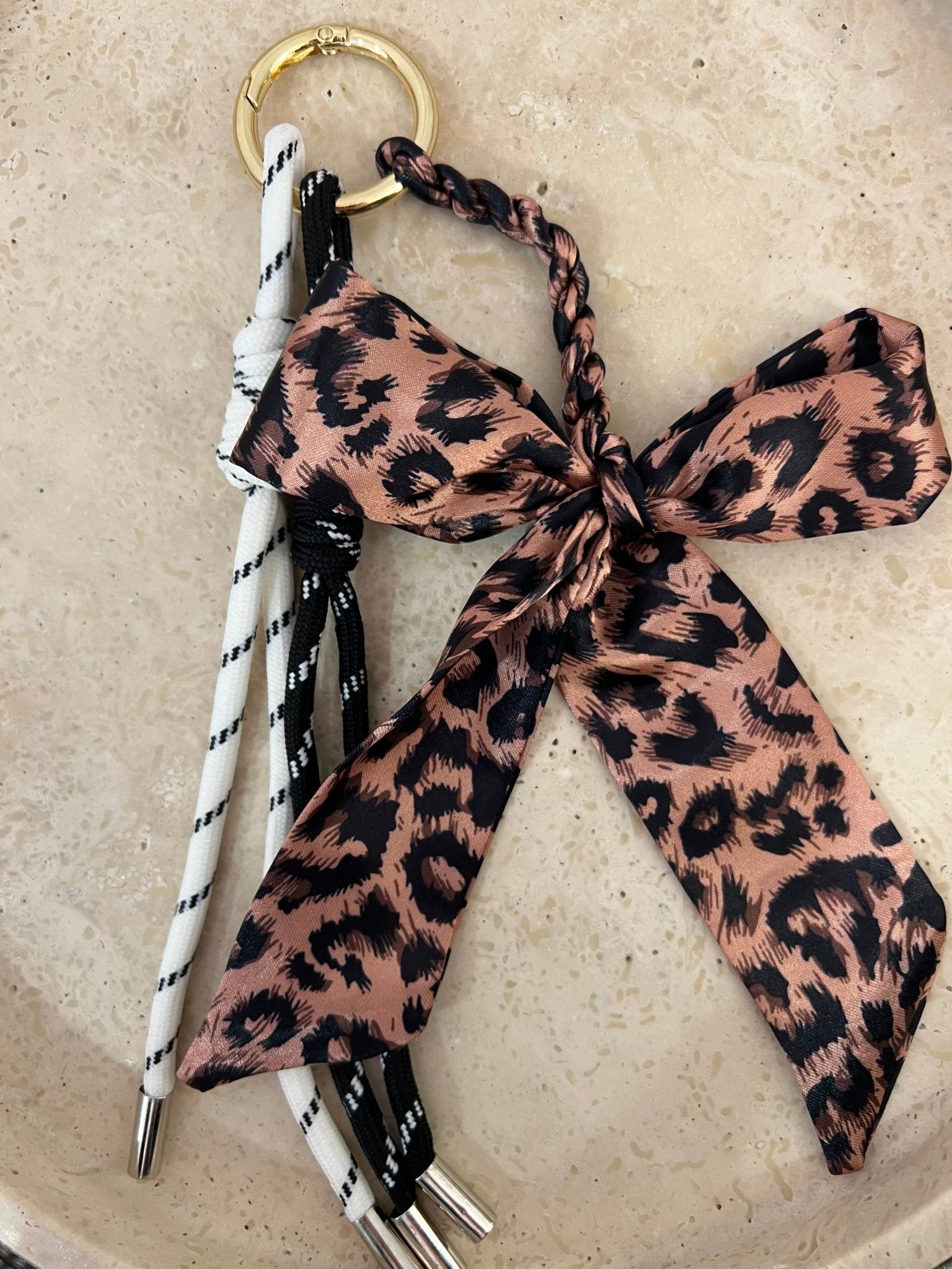 Taschenanhänger Bowtie - same concept
